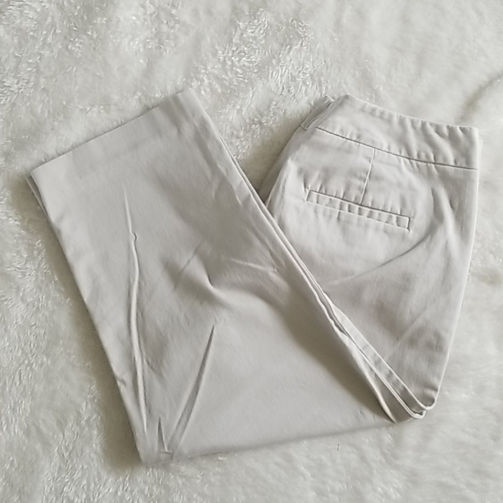 Capri pants size 6 khaki cato
